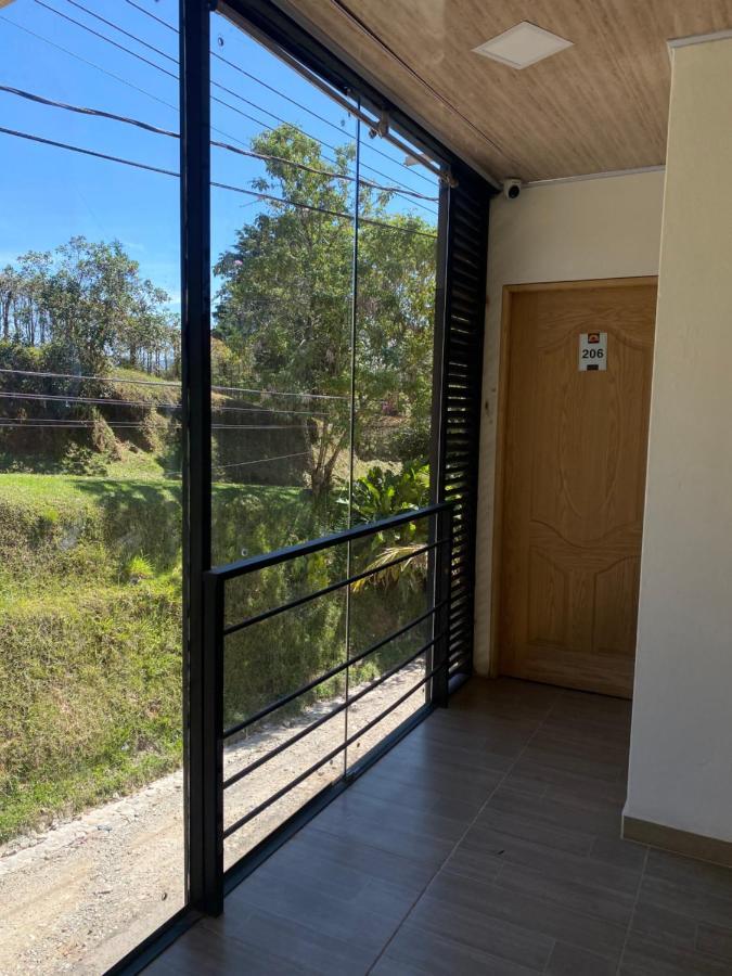 Oak Tree House Guest House Guatape Luaran gambar