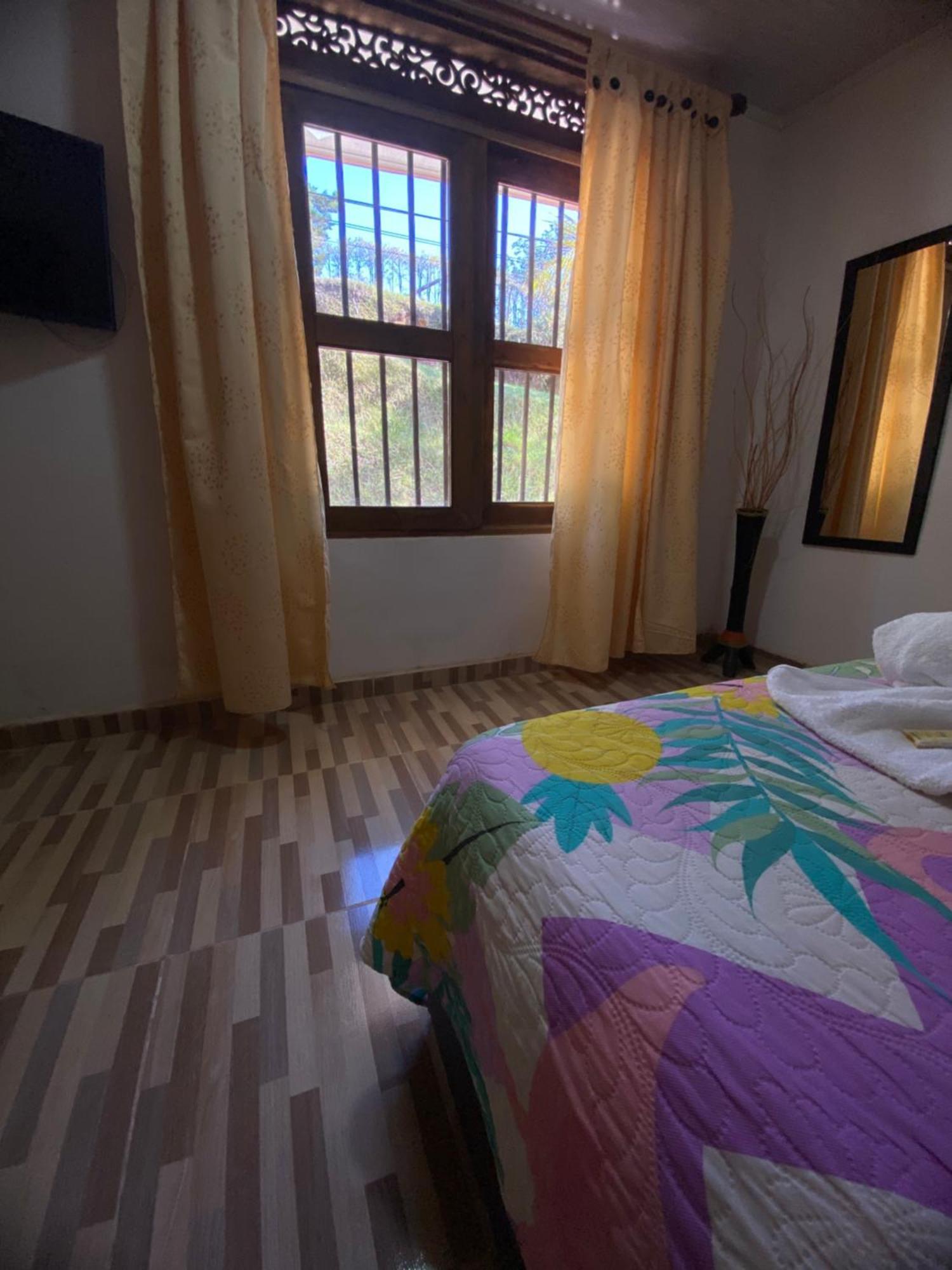 Oak Tree House Guest House Guatape Luaran gambar