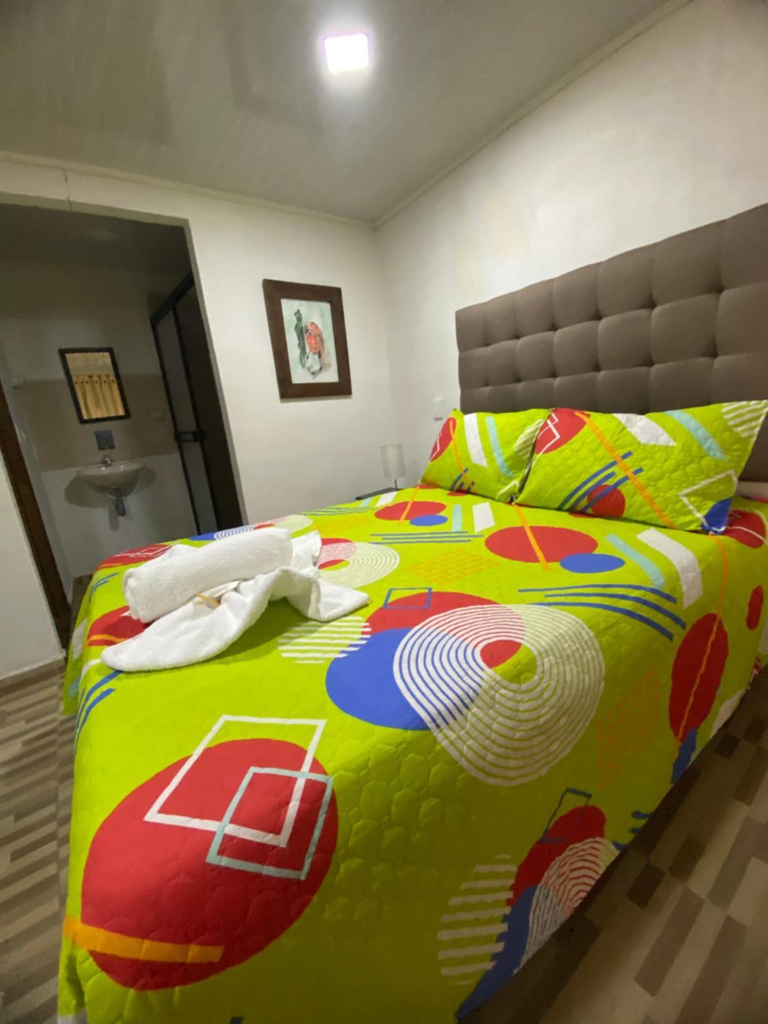 Oak Tree House Guest House Guatape Luaran gambar