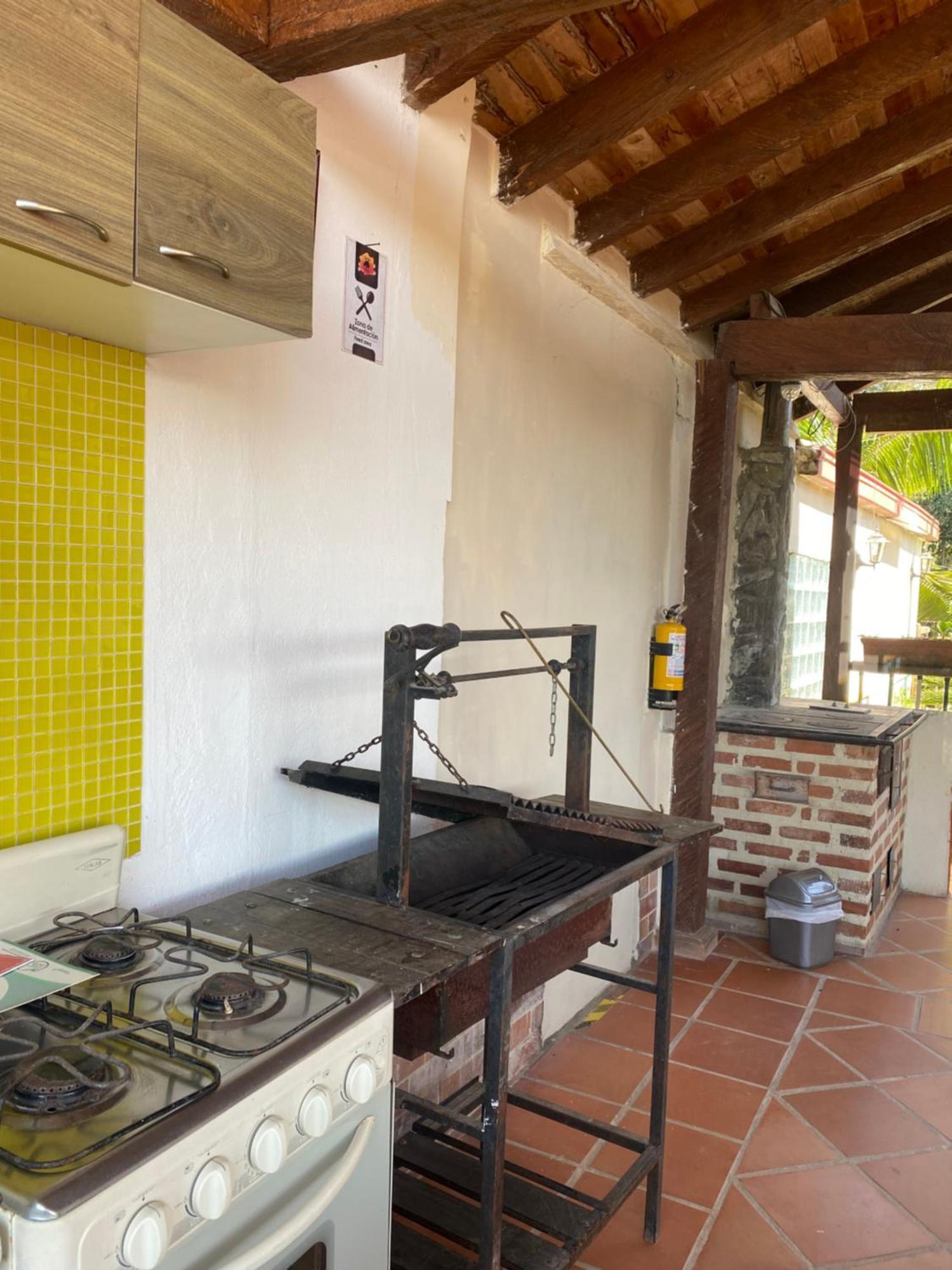 Oak Tree House Guest House Guatape Luaran gambar