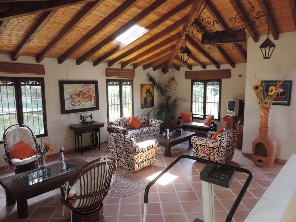 Oak Tree House Guest House Guatape Luaran gambar