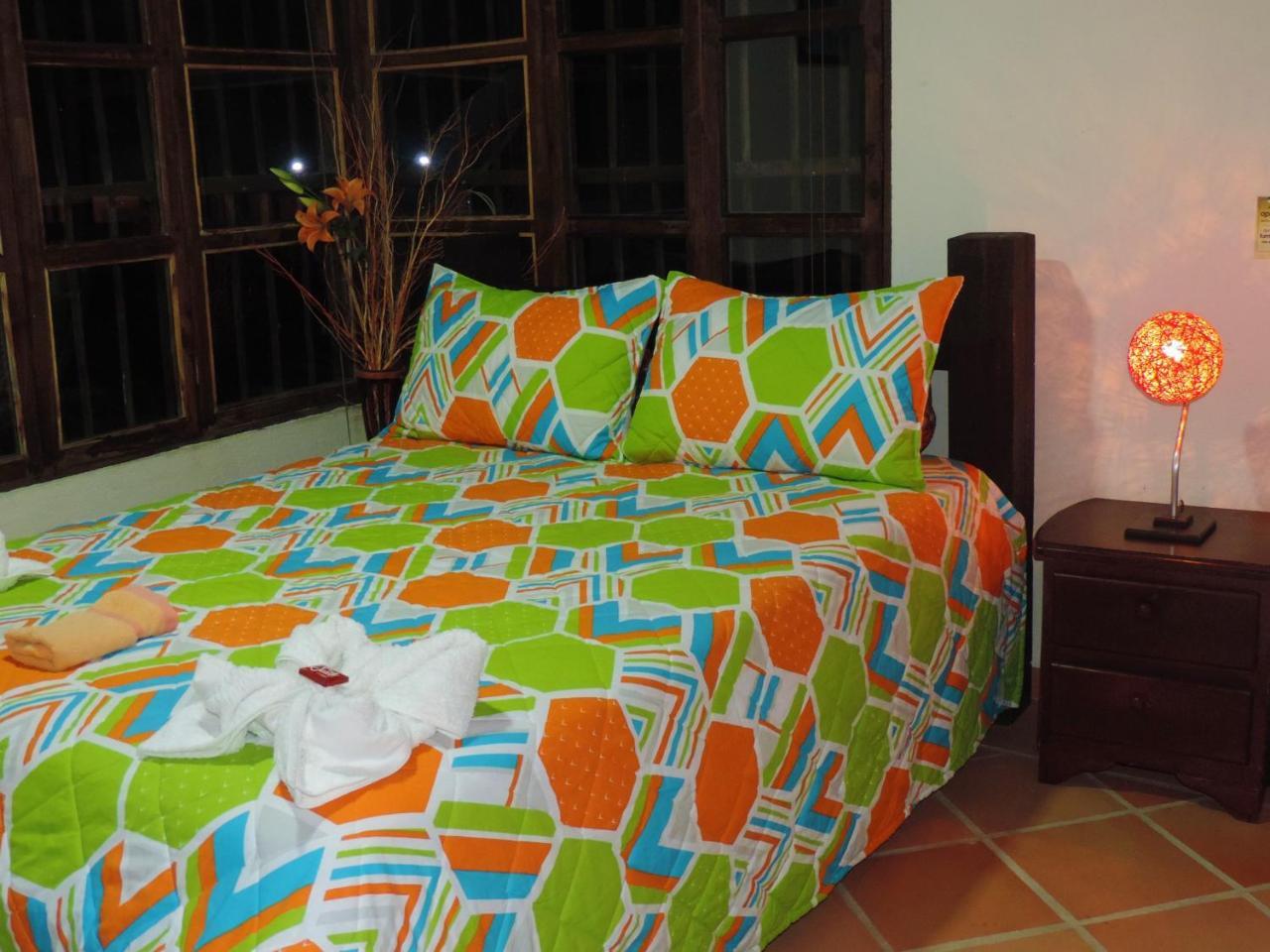 Oak Tree House Guest House Guatape Luaran gambar